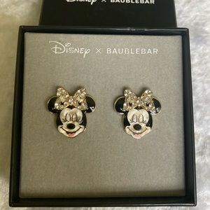 🍀NWT Disney X Baublebar Minnie Mouse Clear Sparkly Crystal Bow Smiling Earrings
